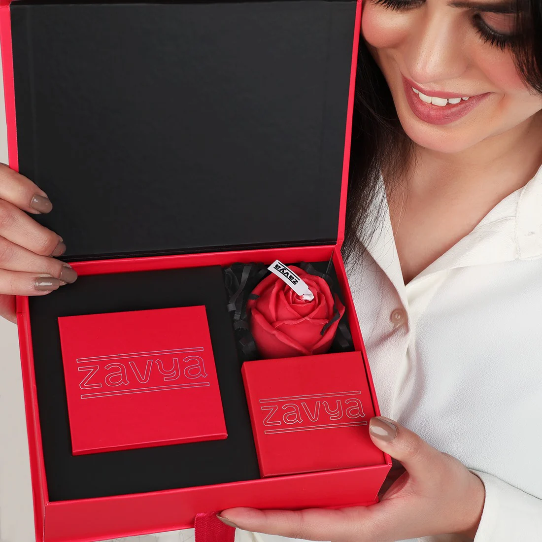 Radiant Allure: Dazzling Adjustable 925 Silver Bracelet Gift Hamper - Image 4