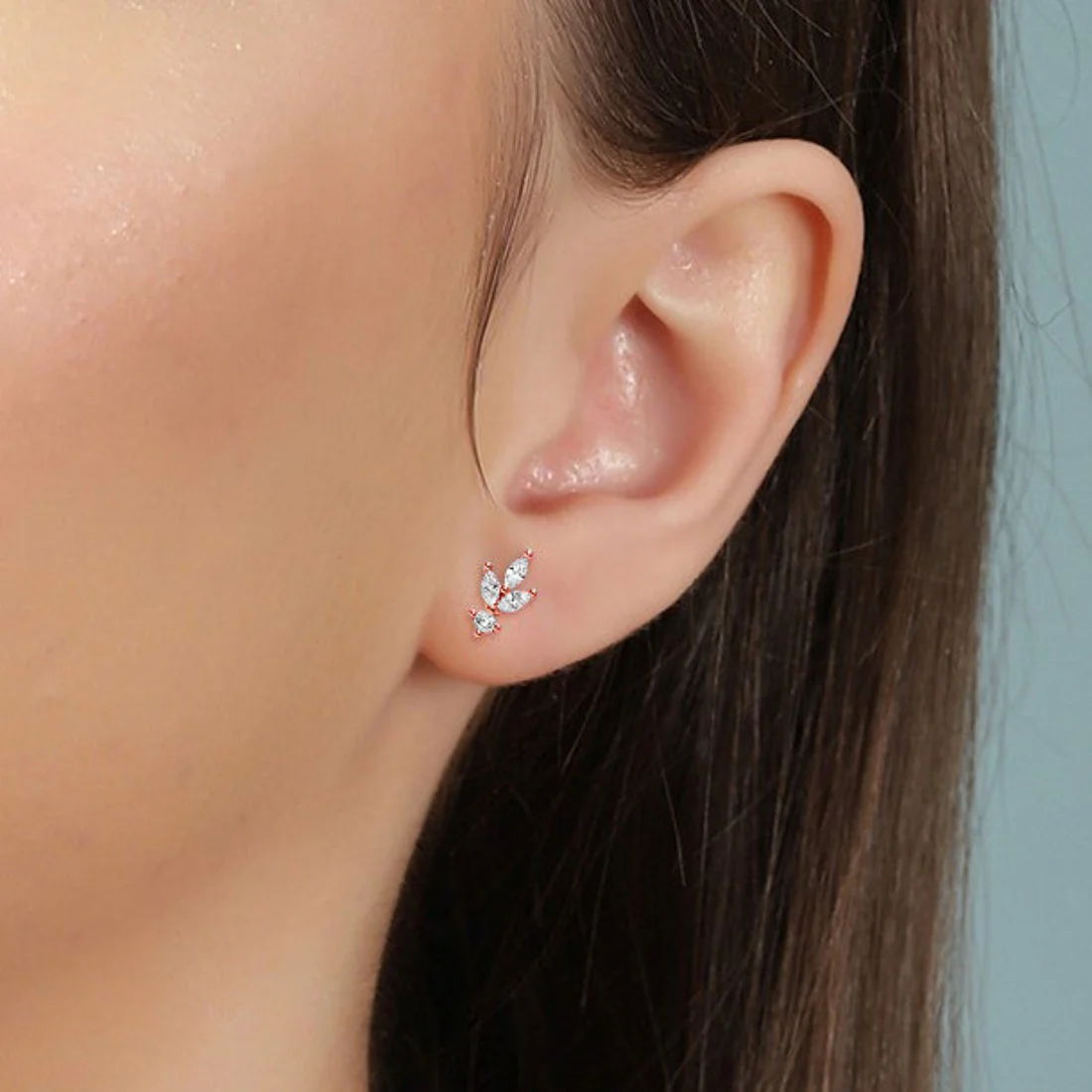 Minimal Leaf 925 Silver Earrings in Rose Gold - Image 3