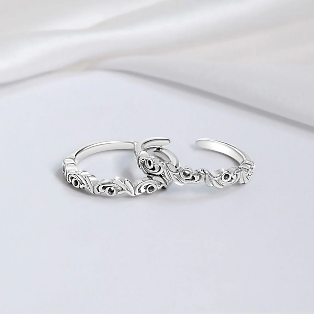 Extravagant Rhodium plated 925 Sterling Silver adjustable Toe ring