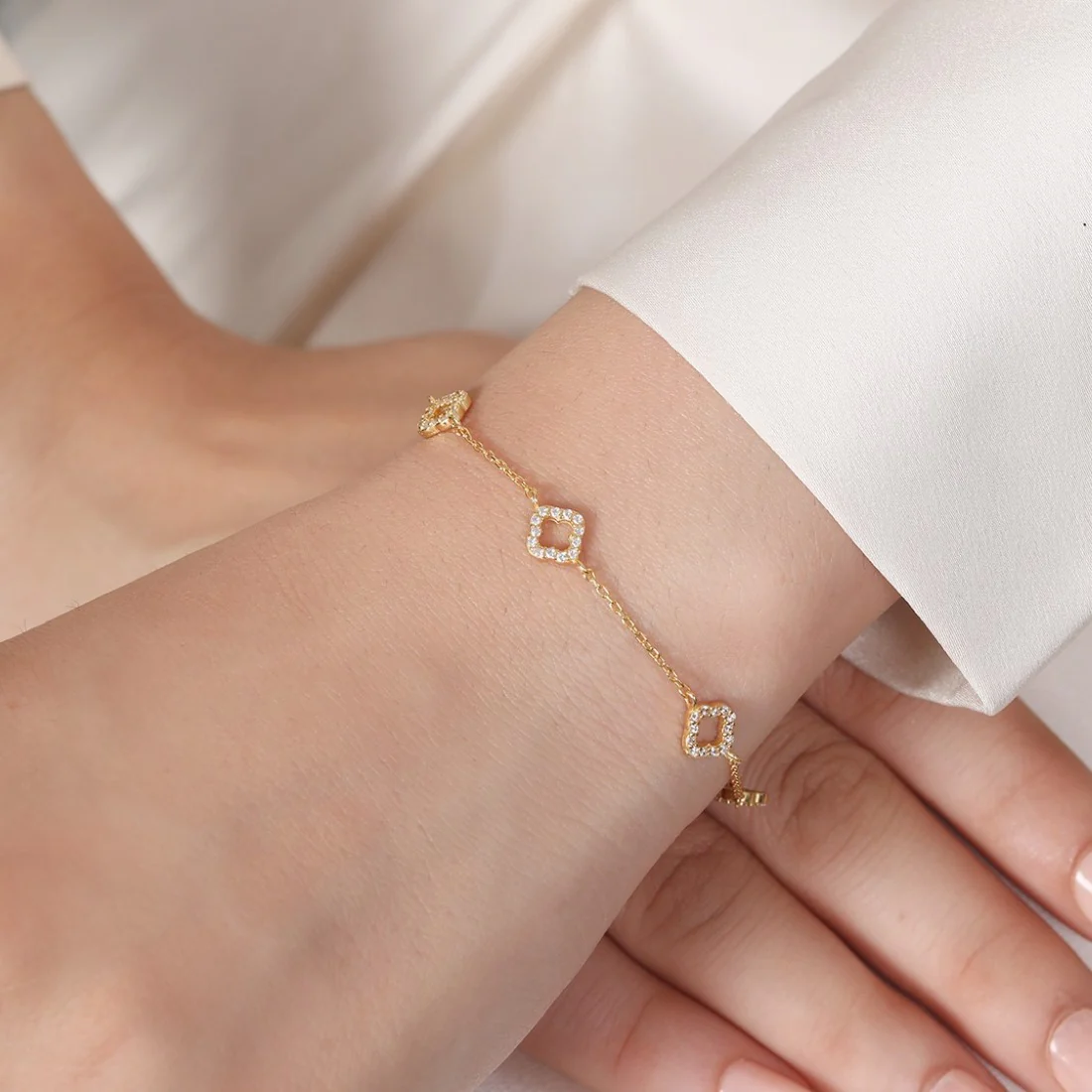 Golden Elegance 925 Sterling Silver Gold-Plated Bracelet - Image 2