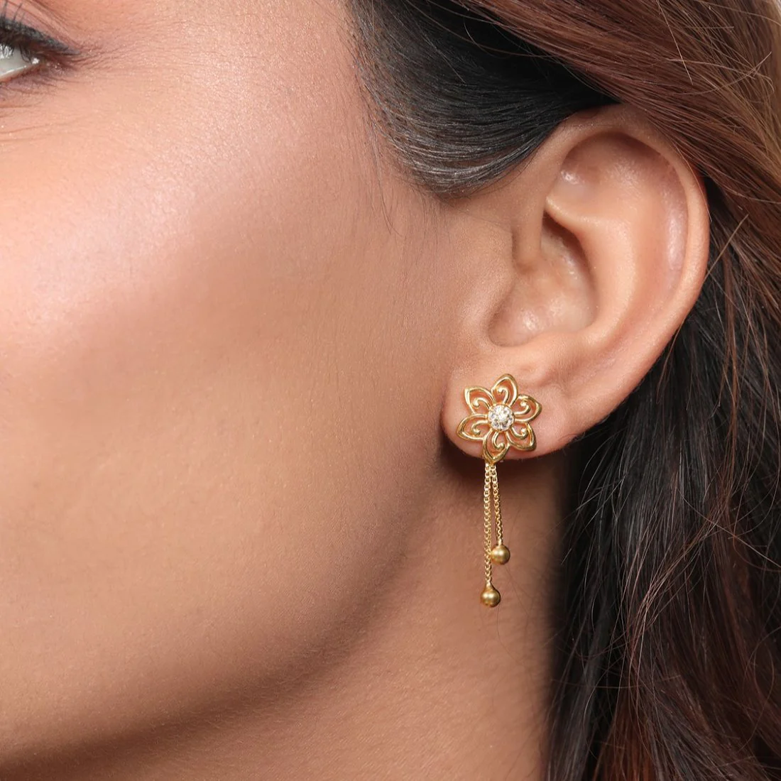 Golden Petals 925 Sterling Silver Gold-Plated Flower Earrings - Image 3