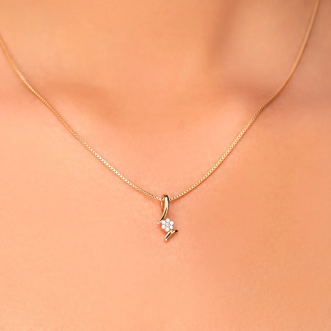 Luminescent Gold Pendant with Lab-Grown Diamonds without Chain - Image 2
