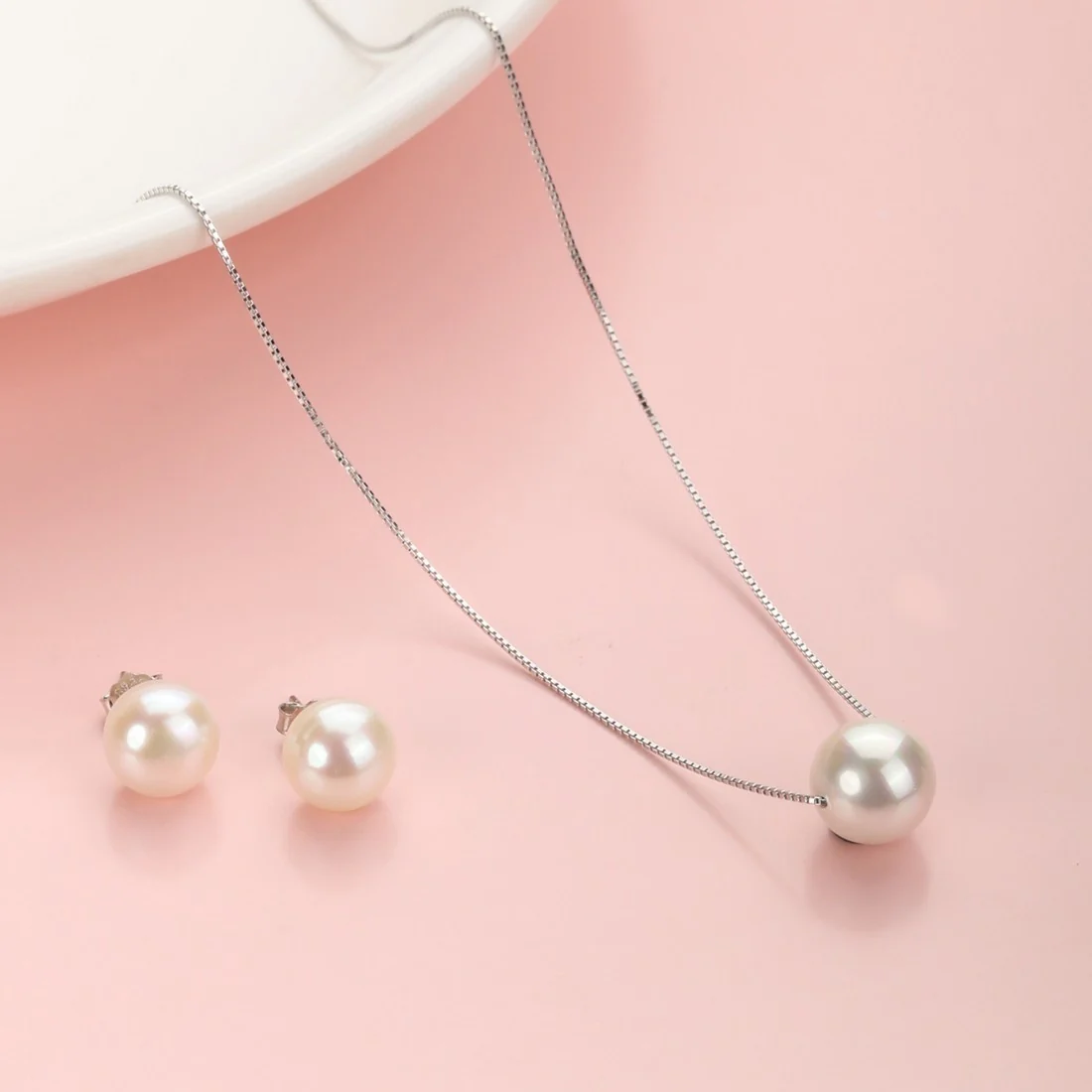 Lustrous Harmony: Freshwater Pearl 925 Silver Jewelry Set Gift Hamper - Image 2