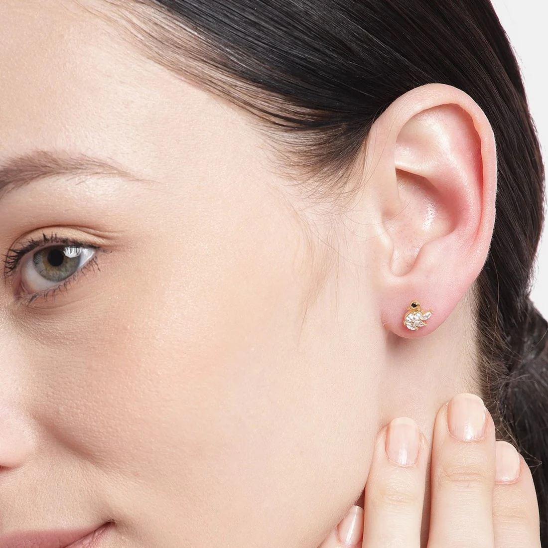Majestic Swan Gold Plated 925 Sterling Silver Stud Earring - Image 2
