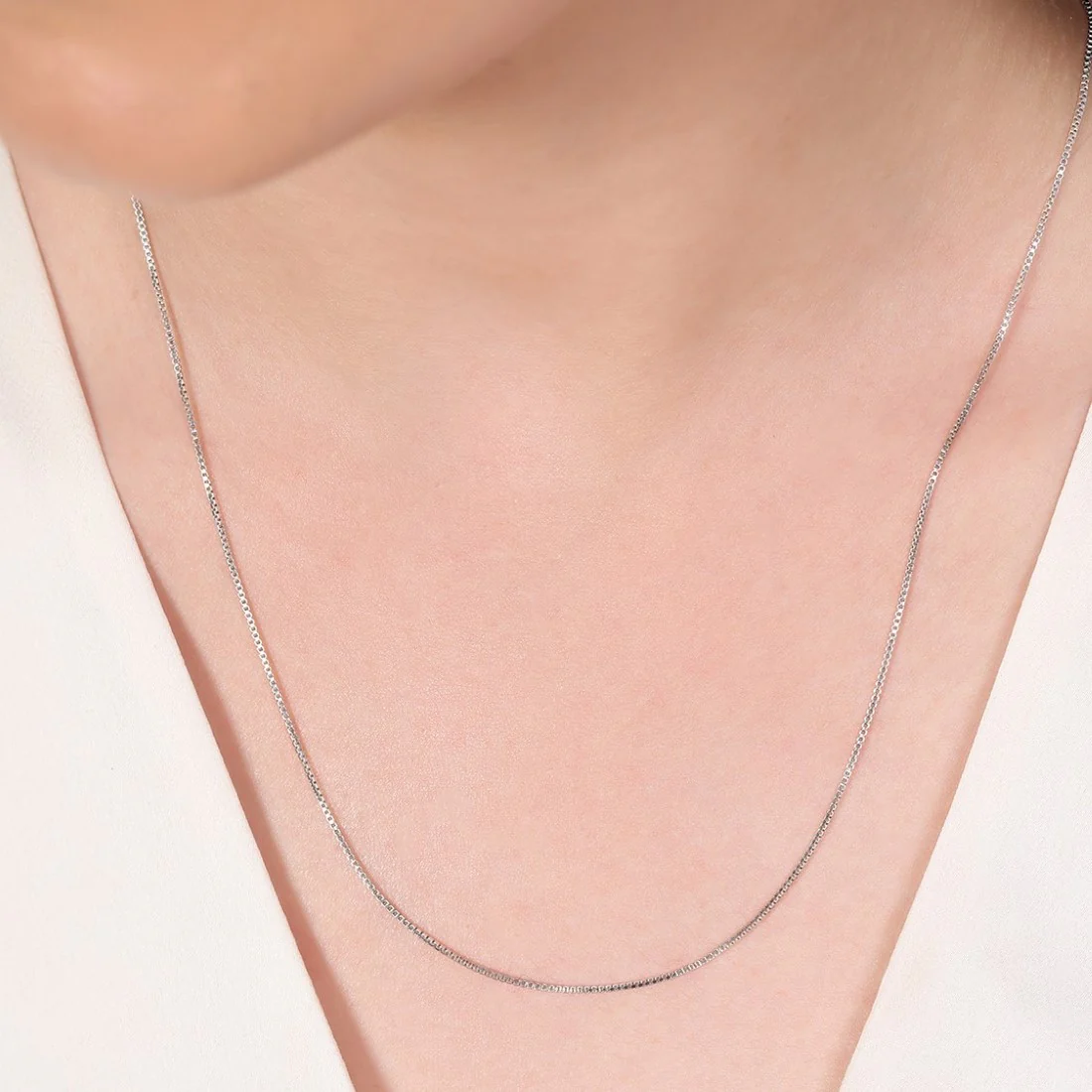 Minimal Muse Silver Box Chain - Image 3