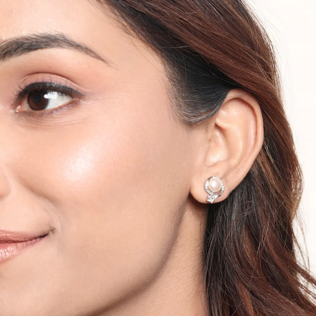 Stellar Pearl Radiance Rhodium-Plated 925 Sterling Star Earrings - Image 4